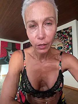 Snapshot of GymQueenCarmen chatting on July 22, 2026, 5:42 am GymQueenCarmen online show from July 22, 2026, 5:42 am