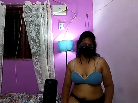 Snapshot of thea_rachel chatting on June 13, 2026, 7:56 pm thea rachel online show from June 13, 2026, 7:56 pm