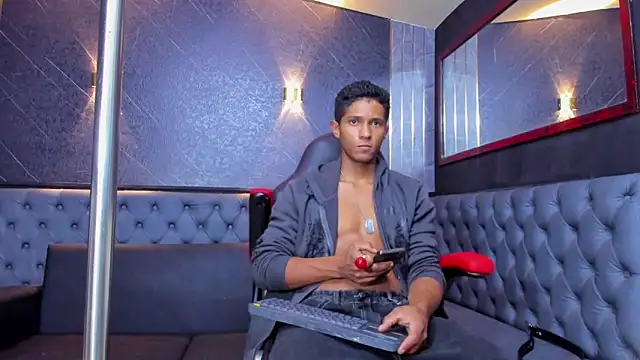 Snapshot of Yoel_Blessed chatting on June 18, 2026, 11:15 am Yoel Blessed online show from June 18, 2026, 11:15 am