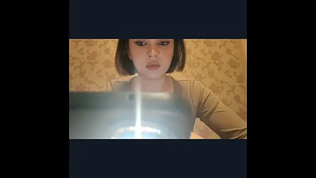 Snapshot of Aleksa_Myr chatting on June 1, 2026, 6:51 pm Aleksa Myr online show from June 1, 2026, 6:51 pm