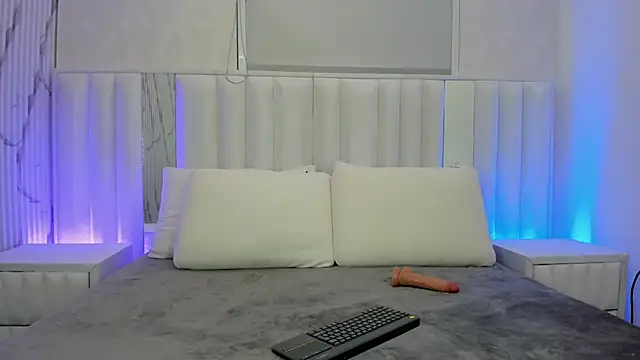kyle lovee online show from July 3, 2026, 11:28 am