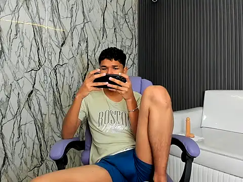Snapshot of davexxx_ chatting on June 25, 2026, 5:12 am davexxx online show from June 25, 2026, 5:12 am