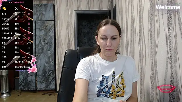 Yevgeshka-Milashka online show from October 25, 2025, 5:28 am