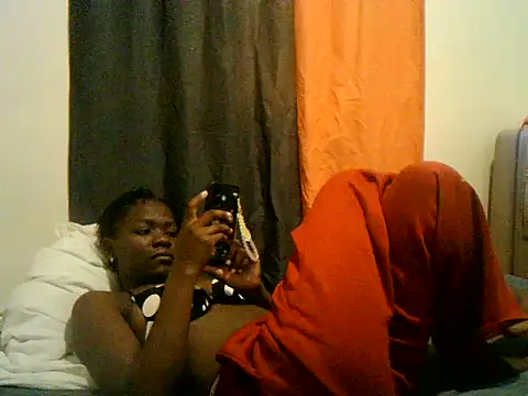 Snapshot of QueenSar chatting on July 6, 2026, 3:03 pm QueenSar online show from July 6, 2026, 3:03 pm