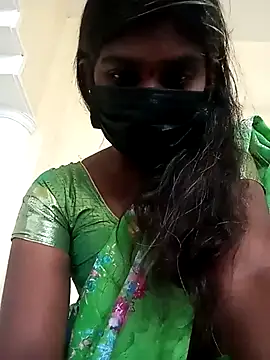 Snapshot of Keerthi_143 chatting on August 4, 2026, 4:50 am Keerthi 143 online show from August 4, 2026, 4:50 am