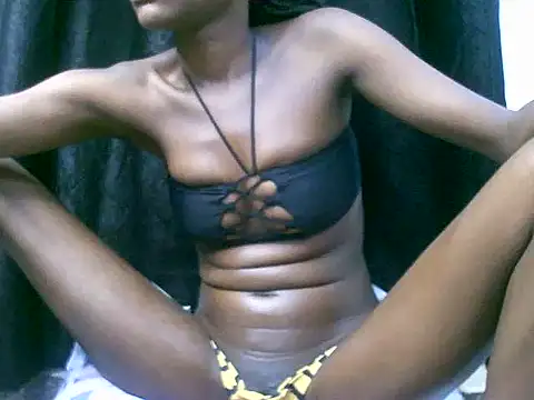Sweet zuri001 online show from June 19, 2026, 7:20 pm
