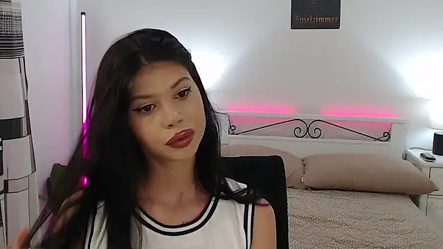 Student Zebra20 online show from June 11, 2026, 2:33 am