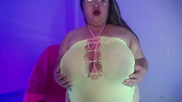 Snapshot of HoneyBunnyBBW chatting on July 18, 2026, 3:15 am HoneyBunnyBBW online show from July 18, 2026, 3:15 am