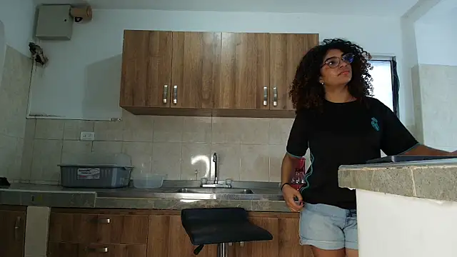 melany guzman online show from June 16, 2026, 12:16 pm