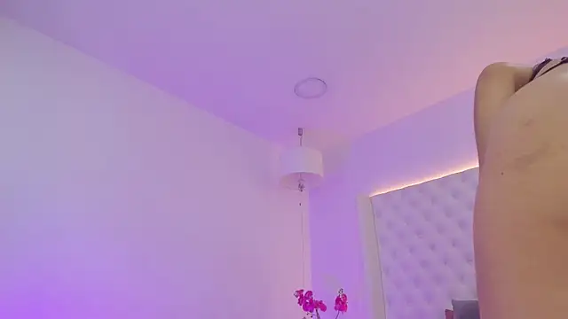 Nicollesanchezz online show from June 25, 2026, 1:27 pm