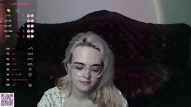 Snapshot of Oxcy_Secret chatting on July 4, 2026, 8:57 pm Oxcy Secret online show from July 4, 2026, 8:57 pm