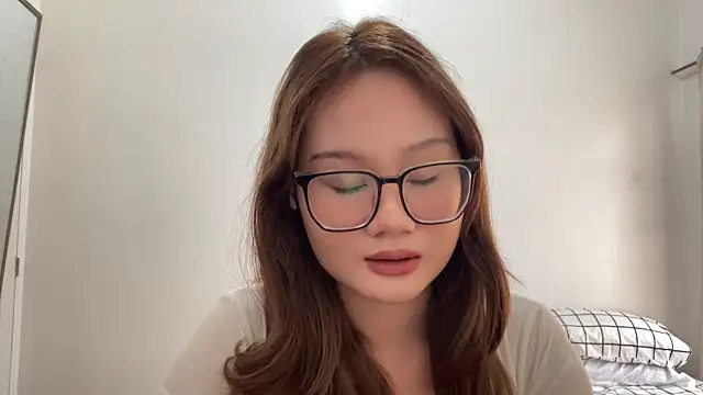 RinaNicolai online show from June 6, 2026, 8:52 am