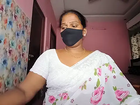 Snapshot of Meenakshy chatting on June 26, 2026, 8:42 am Meenakshy online show from June 26, 2026, 8:42 am