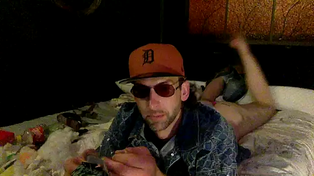 Snapshot of thierrybae chatting on June 20, 2026, 6:18 am thierrybae online show from June 20, 2026, 6:18 am