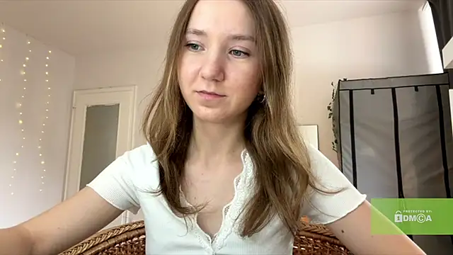smalllisa online show from June 30, 2026, 3:45 pm