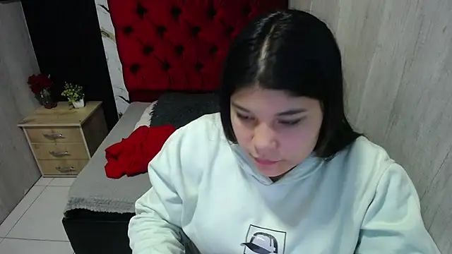 tiana wolf online show from June 17, 2026, 12:37 pm