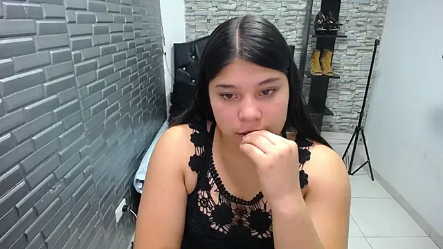 tiana wolf online show from July 3, 2026, 8:26 pm