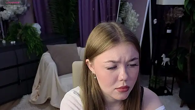 Snapshot of Lina_deels chatting on June 21, 2026, 6:57 pm Lina deels online show from June 21, 2026, 6:57 pm