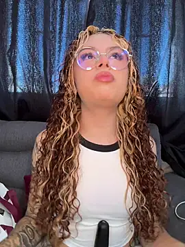 Snapshot of Joyce-fire chatting on June 11, 2026, 6:38 pm Joyce-fire online show from June 11, 2026, 6:38 pm