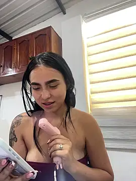 Sara fernandez- online show from July 9, 2026, 2:16 pm
