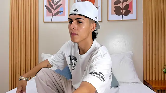 Axel Mendozaa online show from June 6, 2026, 9:09 pm