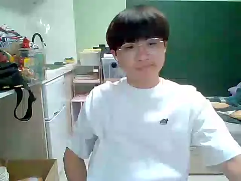 Snapshot of Yang_571 chatting on July 7, 2026, 4:32 pm Yang 571 online show from July 7, 2026, 4:32 pm