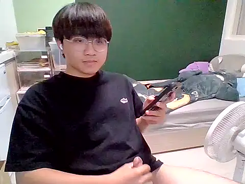 Snapshot of Yang_571 chatting on July 10, 2026, 5:57 pm Yang 571 online show from July 10, 2026, 5:57 pm