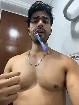 Snapshot of SantiagoMelendez chatting on July 12, 2026, 2:56 am SantiagoMelendez online show from July 12, 2026, 2:56 am