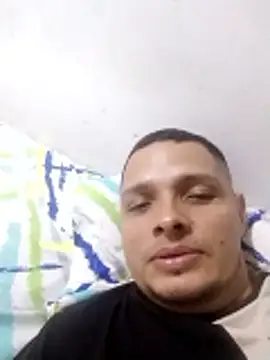 Snapshot of EnzoDesire chatting on June 22, 2026, 4:09 am EnzoDesire online show from June 22, 2026, 4:09 am