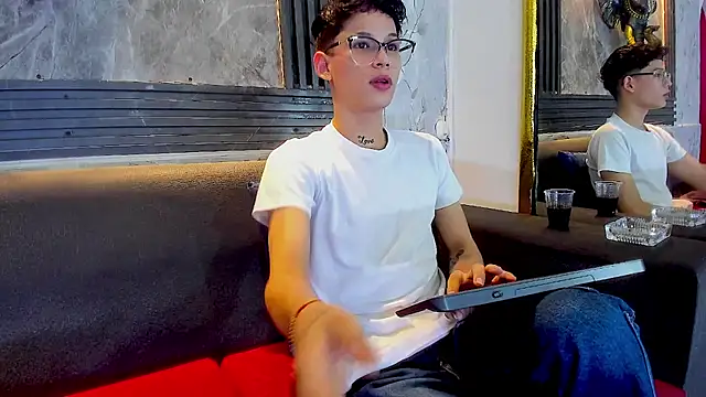 Snapshot of Brianhot0F chatting on July 3, 2026, 11:39 am Brianhot0F online show from July 3, 2026, 11:39 am