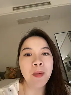 qianduoduo521 online show from July 7, 2026, 3:37 pm