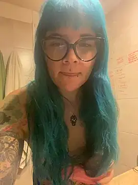 Snapshot of madammedalia chatting on July 13, 2026, 5:12 pm madammedalia online show from July 13, 2026, 5:12 pm