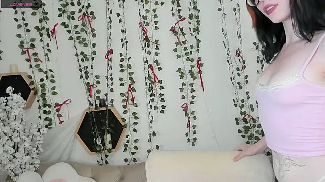 Velvet  Kiss online show from July 11, 2026, 8:42 pm
