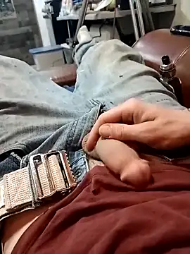 Mstrdstrctn7 online show from February 26, 2026, 5:18 am