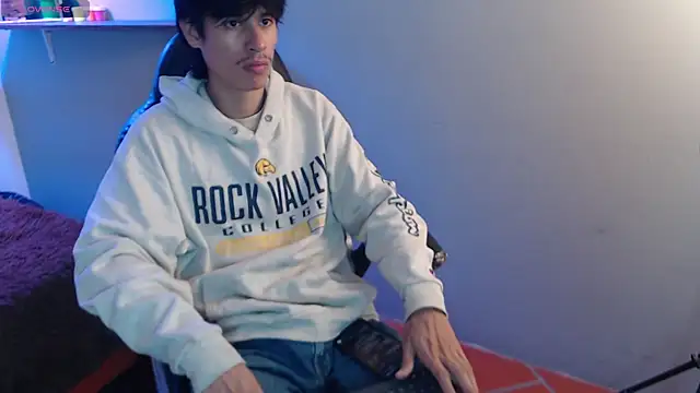 Snapshot of wayath1 chatting on June 22, 2026, 11:07 am wayath1 online show from June 22, 2026, 11:07 am