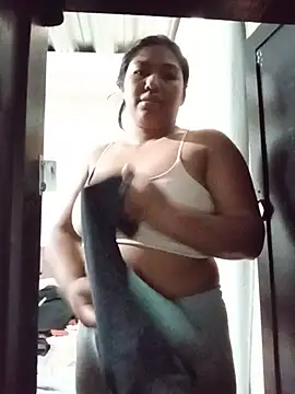 Snapshot of MoonMua chatting on July 16, 2026, 11:57 pm MoonMua online show from July 16, 2026, 11:57 pm