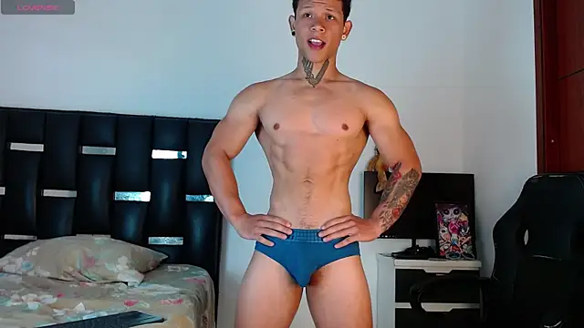 Snapshot of Erosscott_ chatting on August 4, 2026, 3:05 pm Erosscott online show from August 4, 2026, 3:05 pm