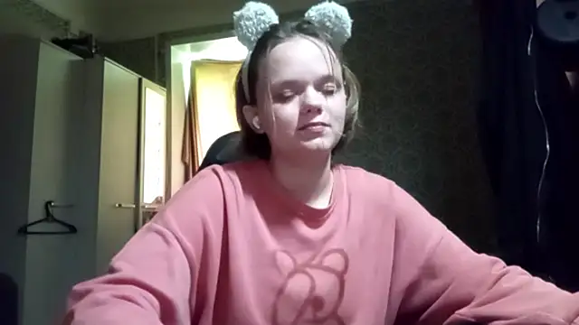 FlirtingAdele 1 online show from June 13, 2026, 7:17 am