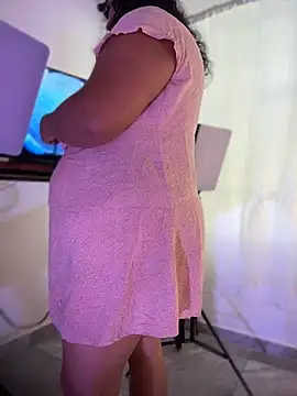 Mia Hony online show from July 2, 2026, 1:39 pm