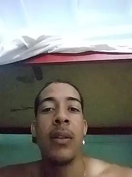 Snapshot of Enzo_Manul chatting on July 19, 2026, 2:42 am Enzo Manul online show from July 19, 2026, 2:42 am