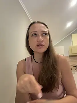 BellaXRoses online show from June 8, 2026, 1:22 pm