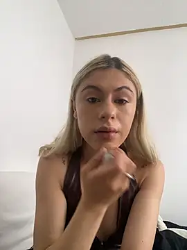 Snapshot of Lia-firee chatting on July 11, 2026, 8:09 pm Lia-firee online show from July 11, 2026, 8:09 pm