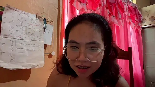 Snapshot of justhatsuse chatting on June 7, 2026, 4:50 am justhatsuse online show from June 7, 2026, 4:50 am