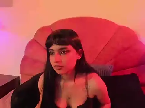 Snapshot of VelvetRaven_ chatting on June 14, 2026, 4:14 am VelvetRaven online show from June 14, 2026, 4:14 am