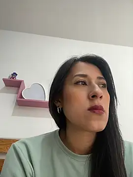Snapshot of ELY_FE_ chatting on July 6, 2026, 1:29 pm ELY FE online show from July 6, 2026, 1:29 pm
