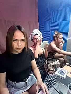 AlluringModel online show from July 13, 2026, 11:20 am