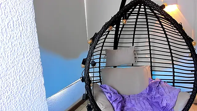 Snapshot of FreckleDoll chatting on July 10, 2026, 8:09 pm FreckleDoll online show from July 10, 2026, 8:09 pm