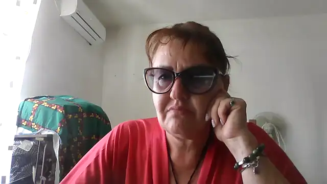 ErikaXShine online show from June 25, 2026, 12:10 pm