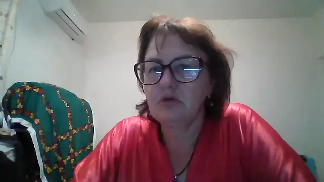 ErikaXShine online show from July 1, 2026, 6:52 pm