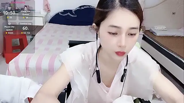 miaomiao-99 online show from July 28, 2026, 4:42 am